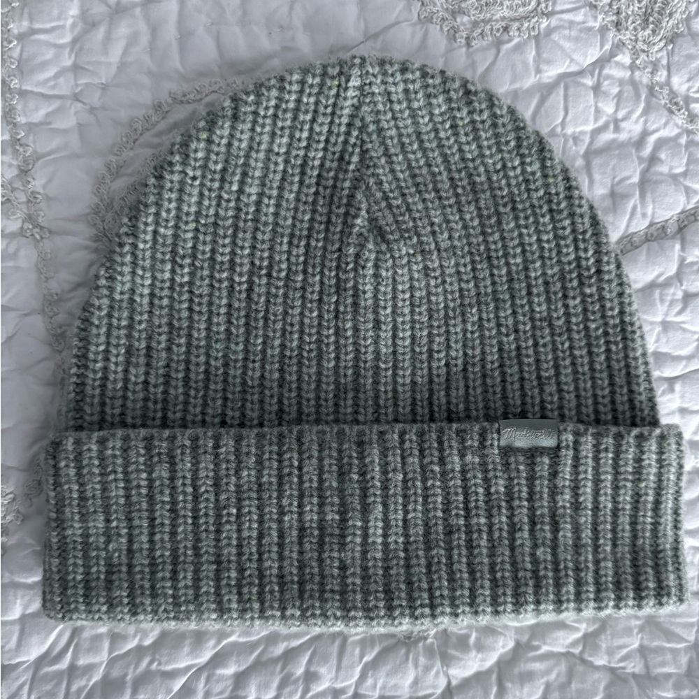 NWOT madewell beanie sage OS